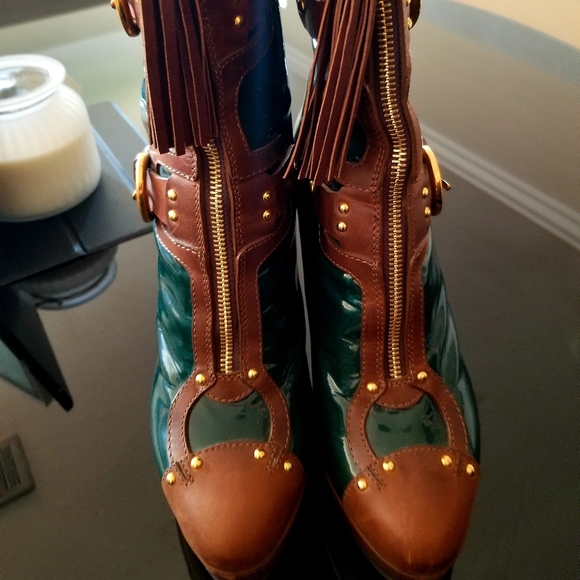 Vero Cuoio Boots - Picture 1 of 10